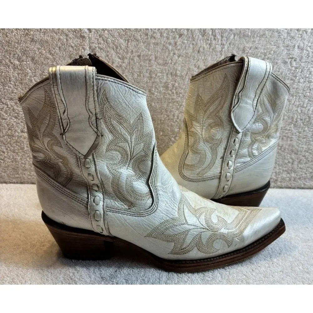 Circle G Pearl Embroidery & Zipper Boot White Womens Size 8.5 M